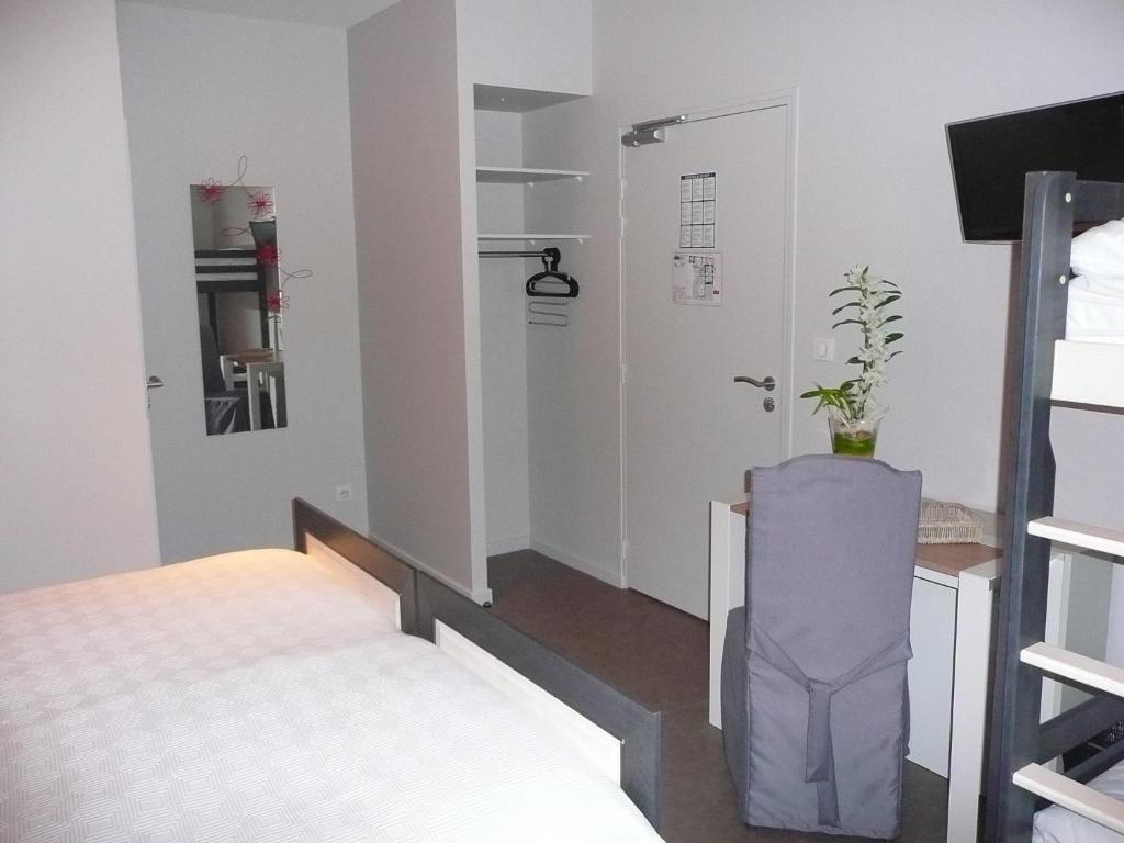 Hotel Le Saint Aubin Chevillé Habitación foto